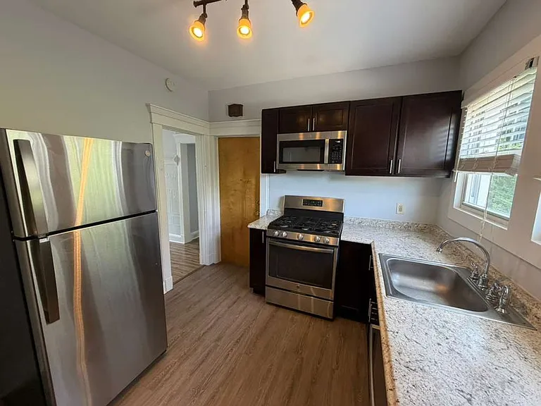 41 Lincoln Ave — Photo 9
