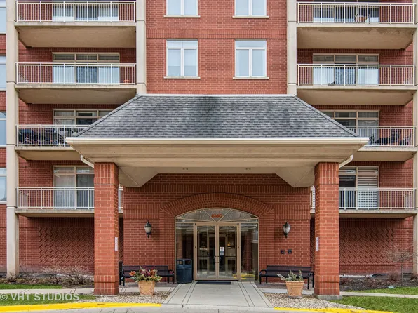 8340 Callie Ave Unit 201, Morton Grove, IL 60053