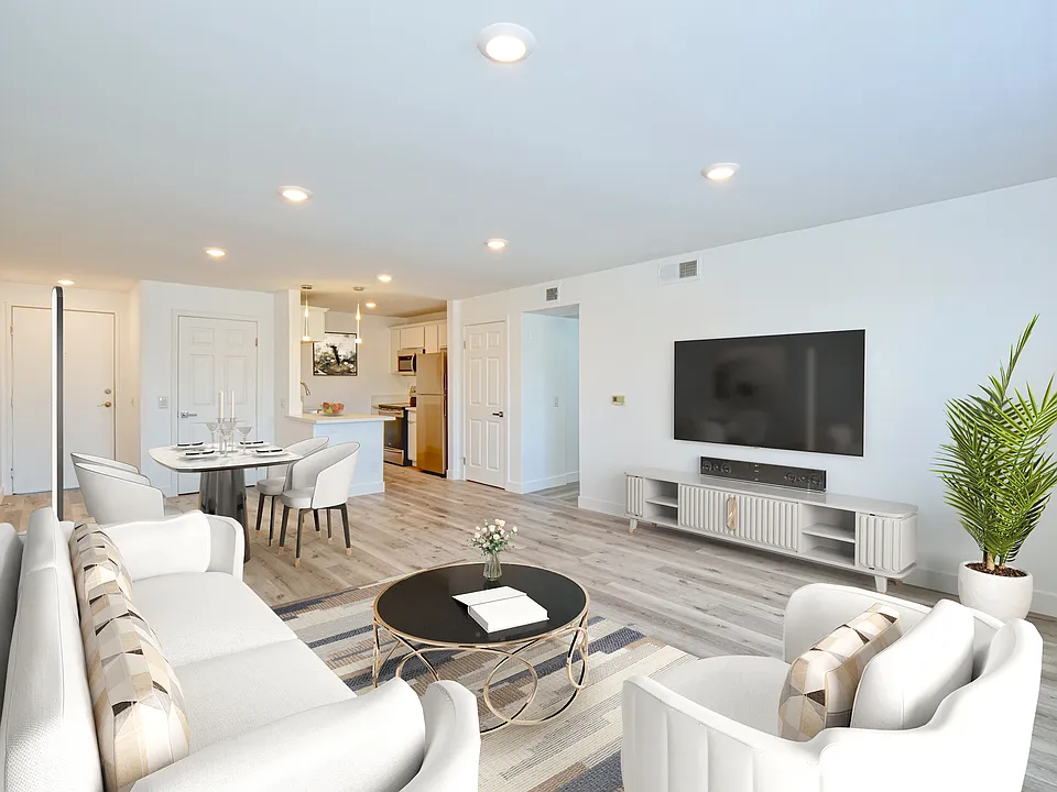 301 North Alvarado Street