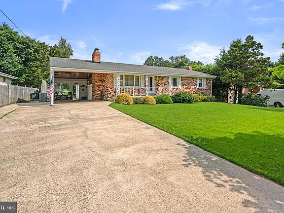 2nd image of 4208 Howard Rd