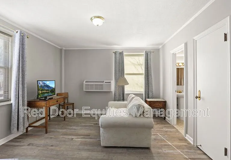 123 N Broad St #201 — Photo 4