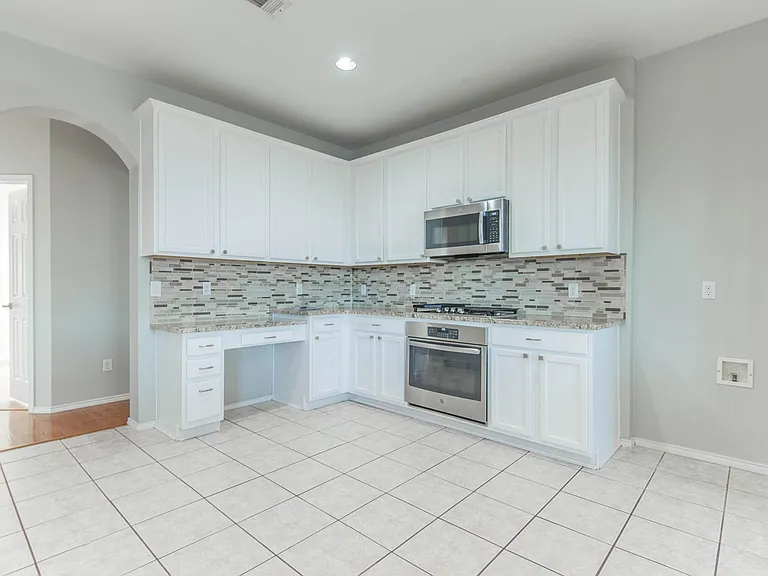 1521 Hidden Cove Ct — Photo 21