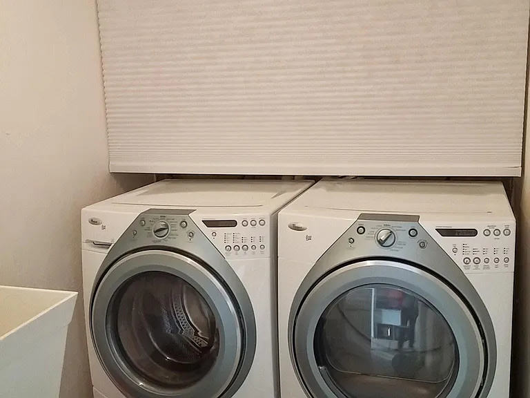 Laundry room - First level