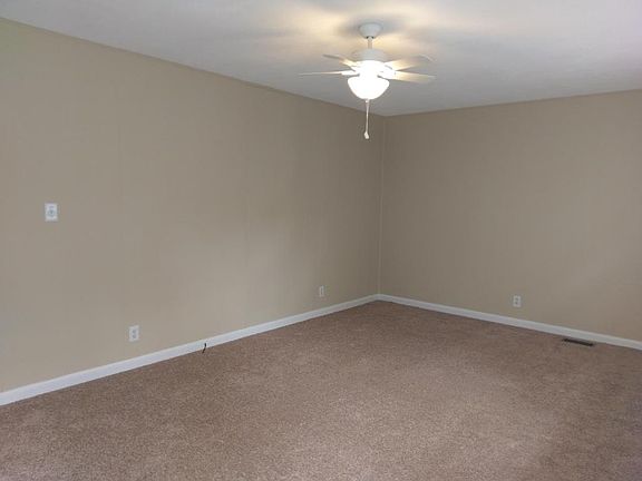 3rd image of 1737 Parkridge Dr #6