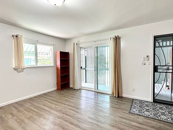 5th image of 108 Maluniu Ave