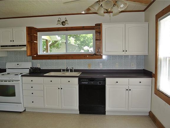 2nd image of 1637 11th St