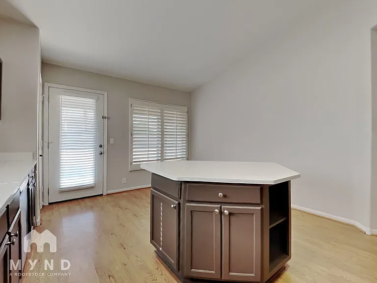 10257 W Pasadena Ave — Photo 8