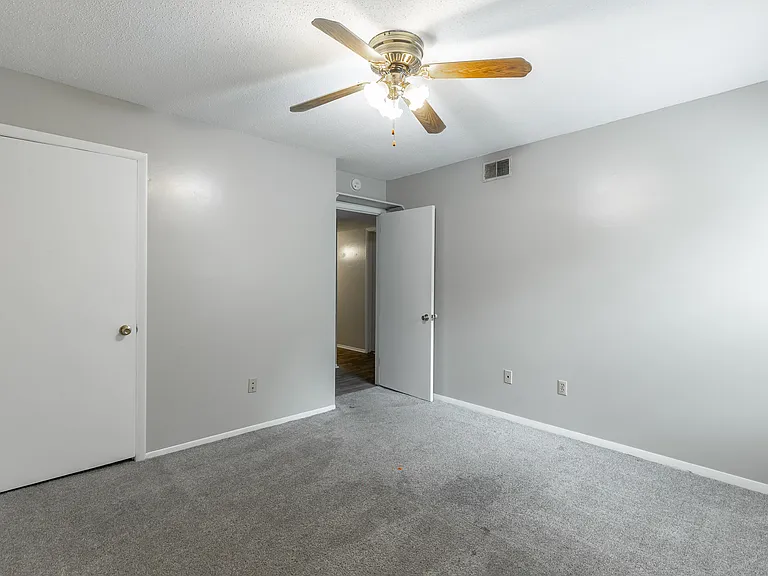 East Ridge Flats and Townhomes — Photo 79