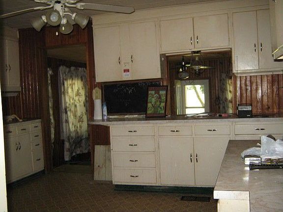5th image of 807 Willard St