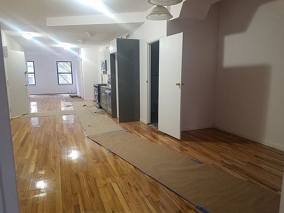 3rd image of 223 E 59th St APT 3