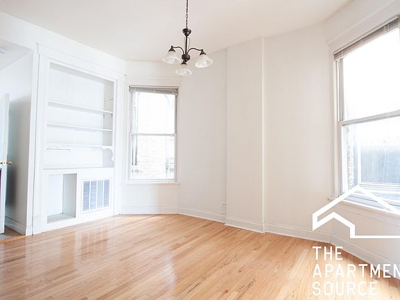 3rd image of 3422 N Sheffield Ave #2E