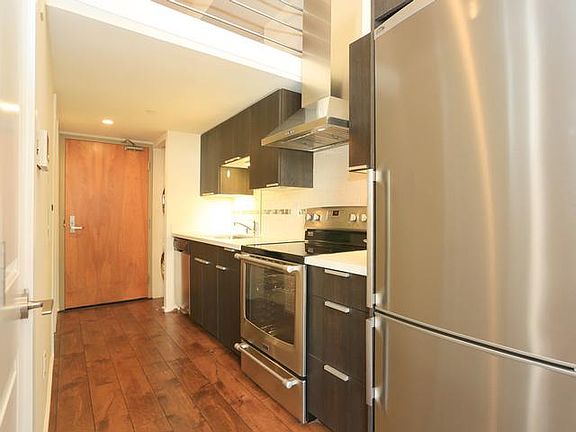 3rd image of 529-531 Stevenson St