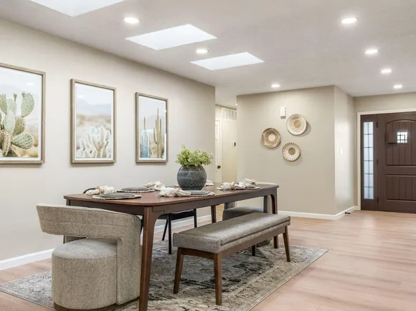 1105 Salamanca St NW, Los Ranchos De Albuquerque, NM 87107