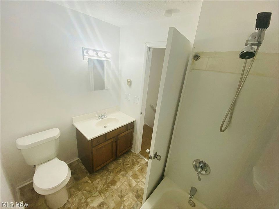 1st image of 2400 18th St SW #2406