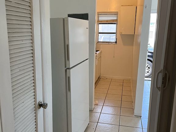 4th image of 5553 NW 32nd Ave #D