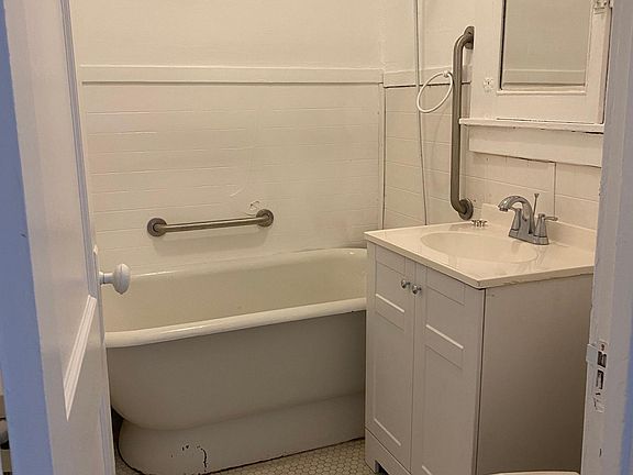 4th image of 1279 Hertel Ave #9