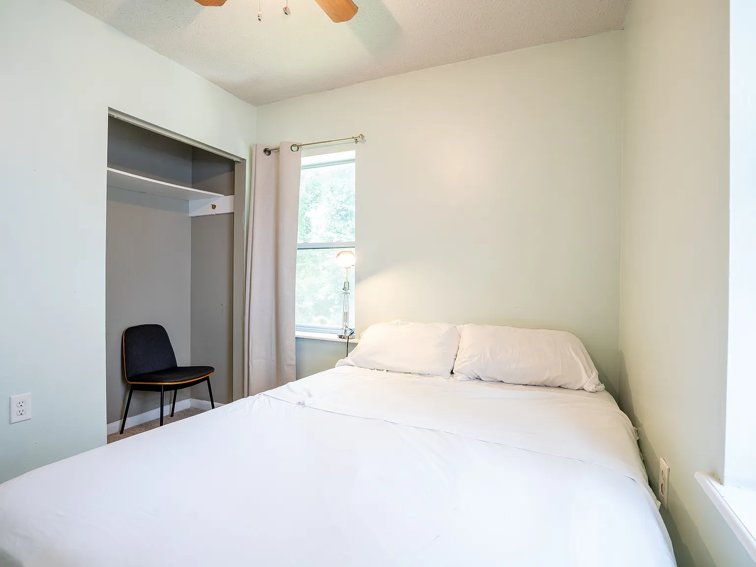 2 bed, 750 sqft, $2,400 — Photo 1