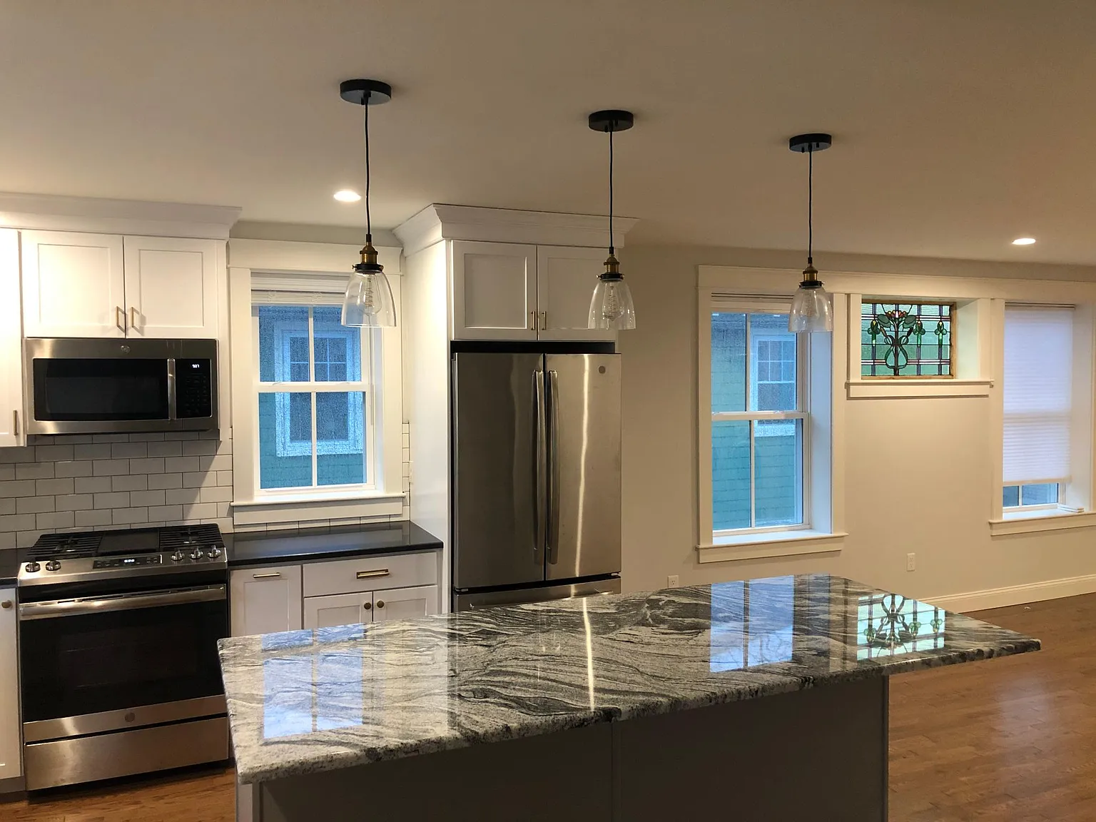 2 bed, 1300 sqft, $2,950 — Photo 3
