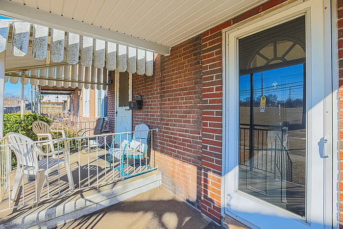 3 bed, 2.0 bath, $2,800 — Photo 3