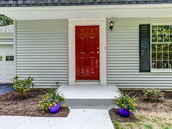 4th image of 2736 Viking Dr