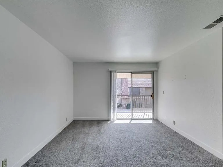 5260 River Glen Dr #268 — Photo 5