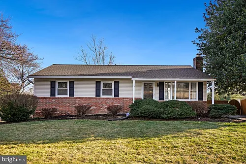 12316 Fountain Dr Photo 1