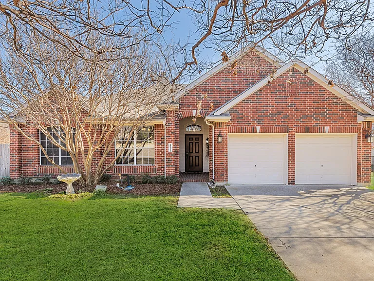3513 Lake Country Dr — Photo 2