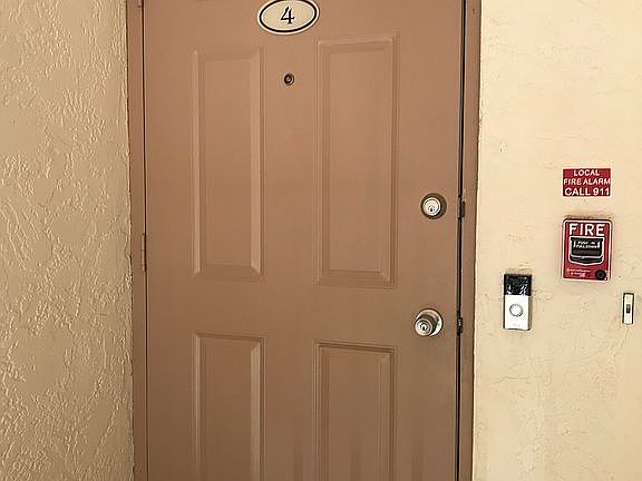 Condo F4 Entrance