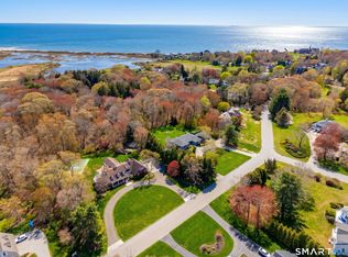 11 Westwood Dr, Waterford, CT 06385