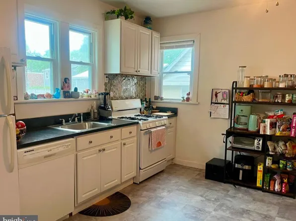 314 W 4th St, Palmyra, NJ 08065