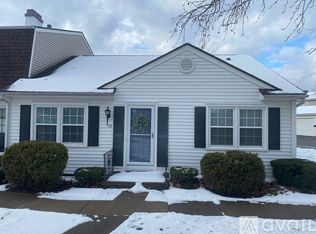 118 New Wickham Dr #118, Penfield, NY 14526