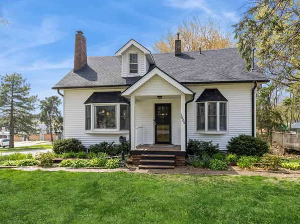 1000 66th St, Windsor Heights, IA 50324