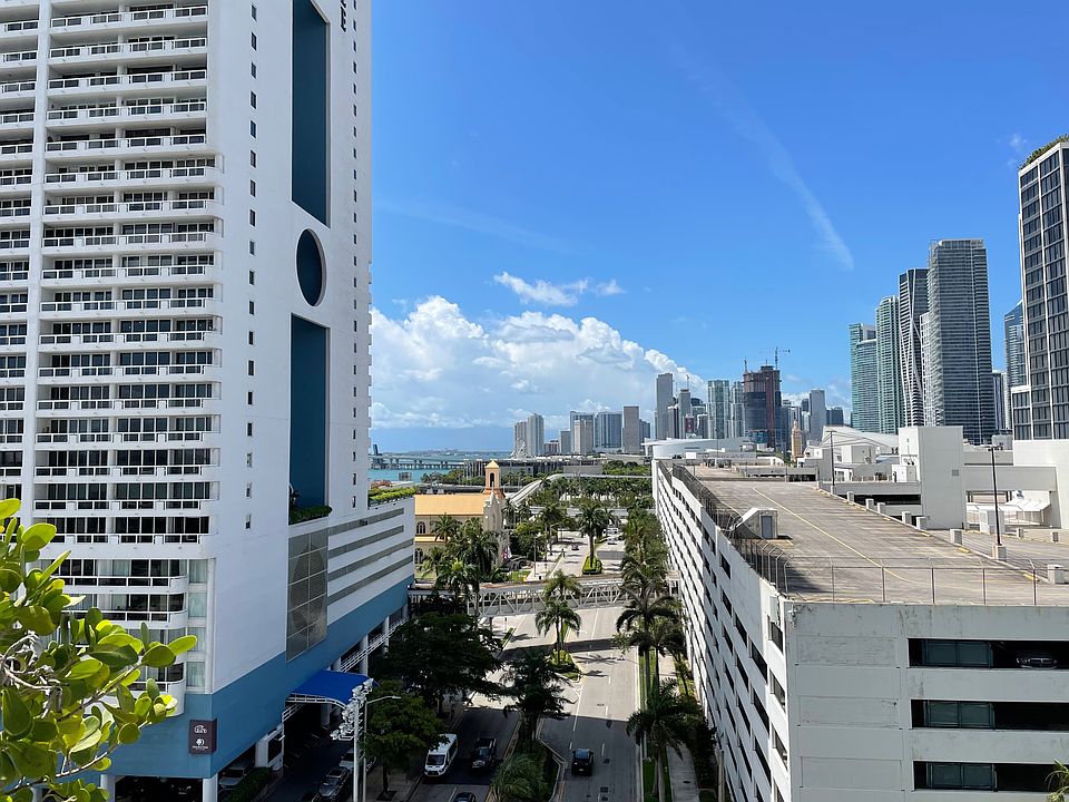 1st image of 1750 N Bayshore Dr #11