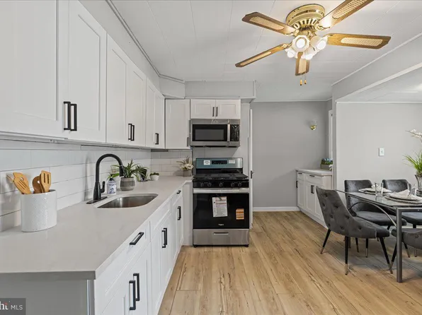 801 Cedar Ln, Hamilton, NJ 08610