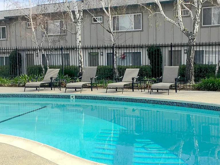 Village Square Townhomes — Photo 5