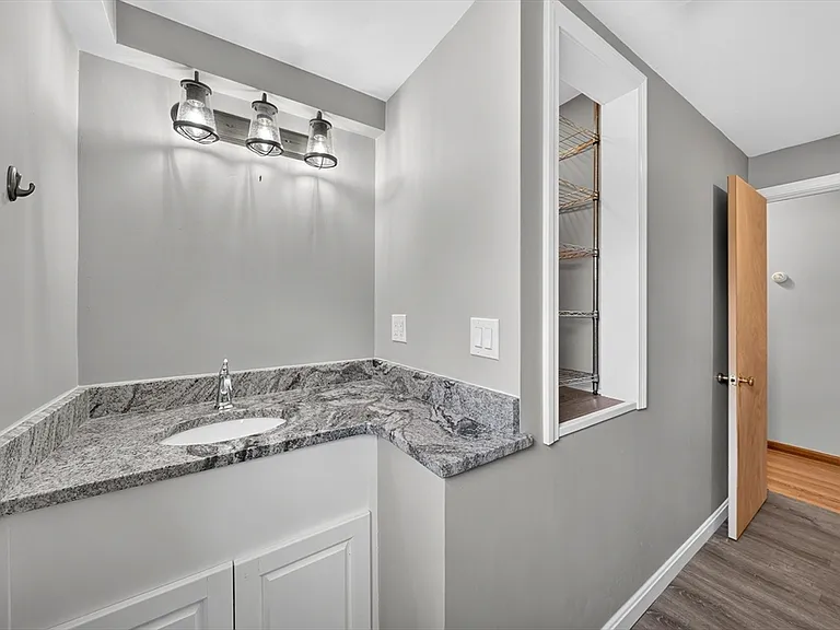 27-29 Normandy Ave #2 — Photo 5