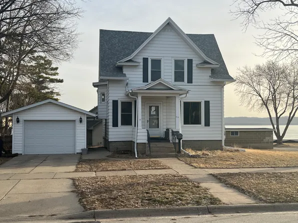719 S Oak St, Lake City, MN 55041