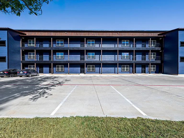 2290 W Tarleton St — Photo 24