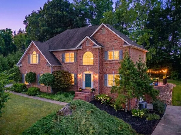 1247 Morning Dove Dr, Kingsport, TN 37663