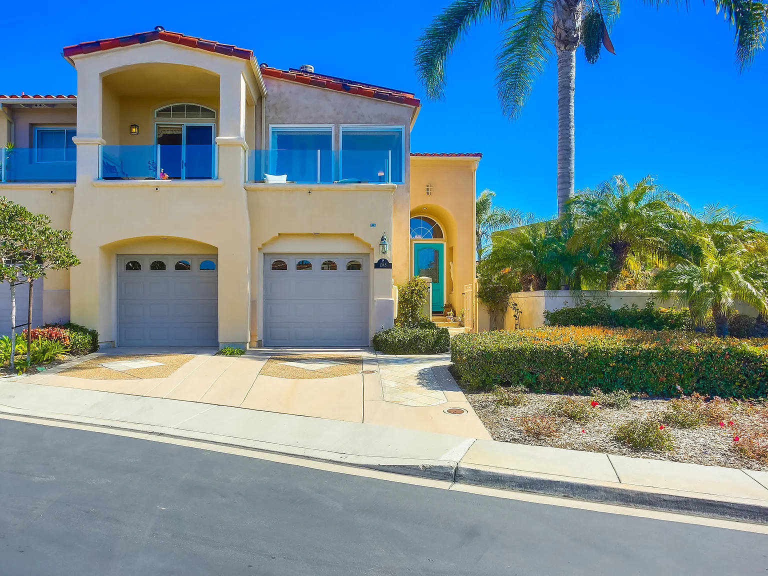 3 bed, 2469 sqft, $7,600 — Photo 3