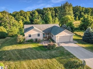 3868 Smokey Ridge Rd, Traverse City, MI 49686