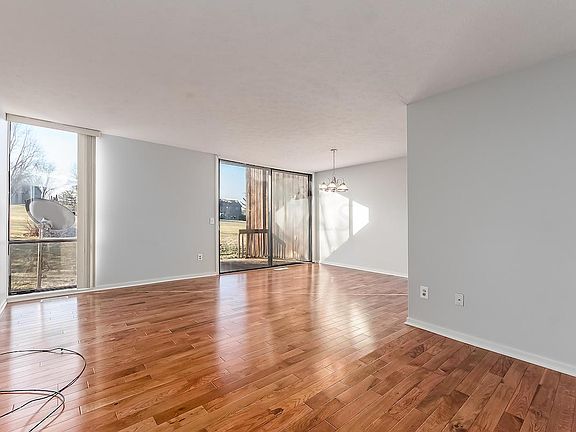 4th image of 5089 Chuckleberry Ln