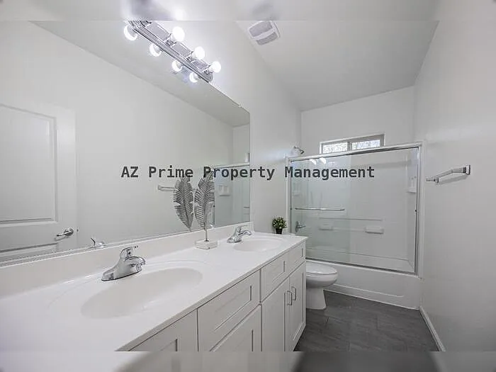 1711 W Pollack St — Photo 21
