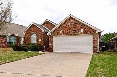 1st image of 6906 Lakehurst Ln