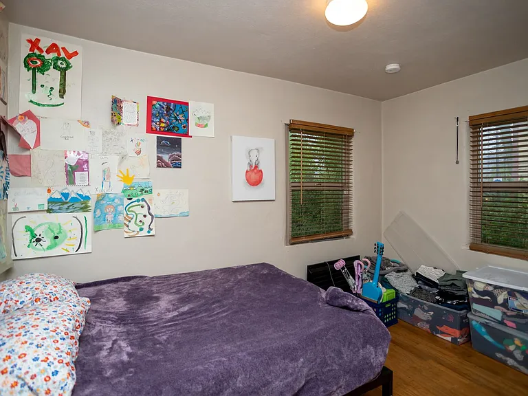 922 E High St — Photo 11
