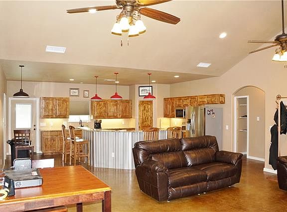 2nd image of 4120 County Road 1103