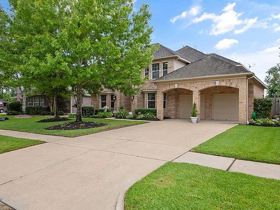 2nd image of 2807 Dawnridge Dr