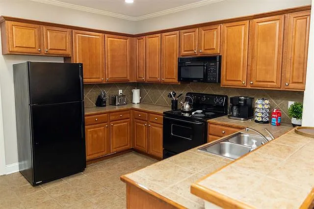7300 Burbank Dr — Photo 9