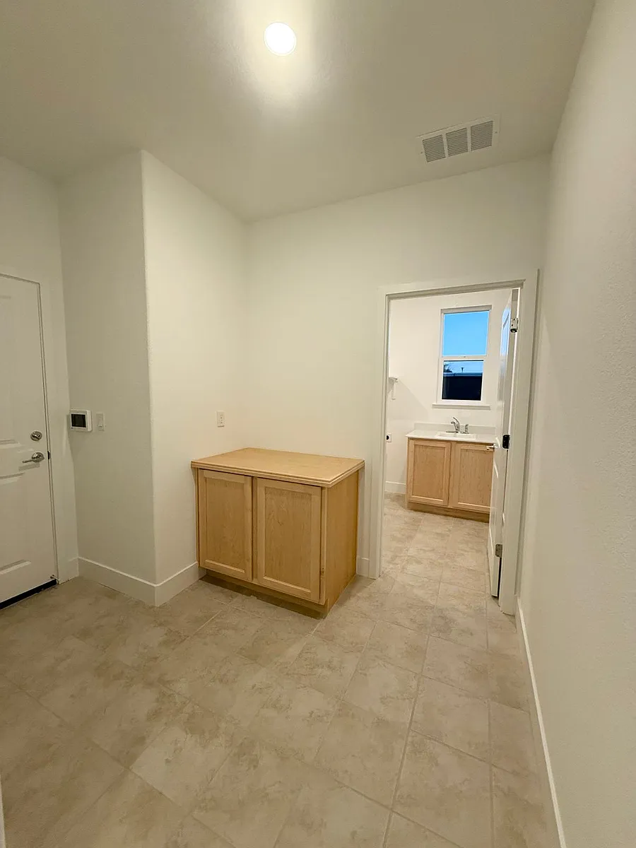Building Photo - 7782 Blackbrush Dr