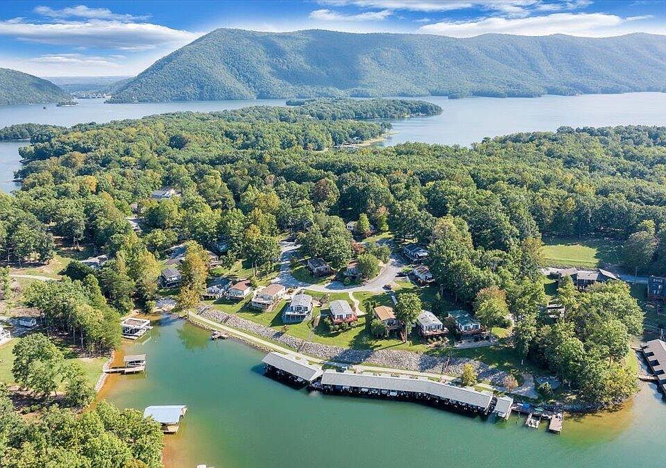 1st image of 300 Mill Lake Rd